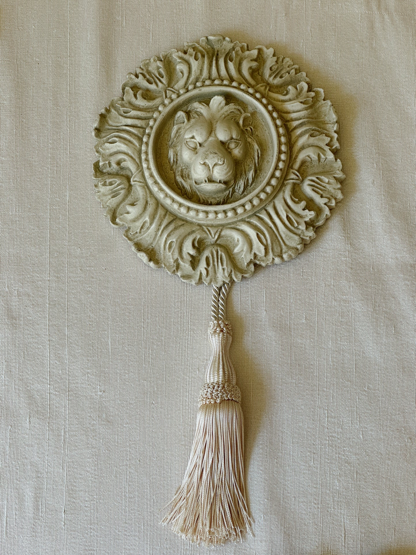 Lion Head Plaster Medallion