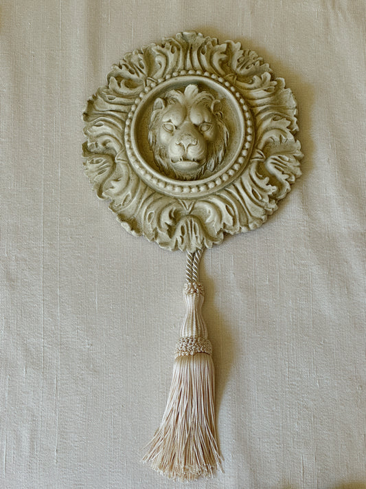 Lion Head Plaster Medallion