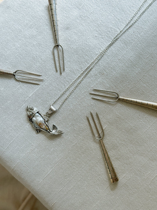 Sterling/Mother of Pearl Fish Pendant Necklace 