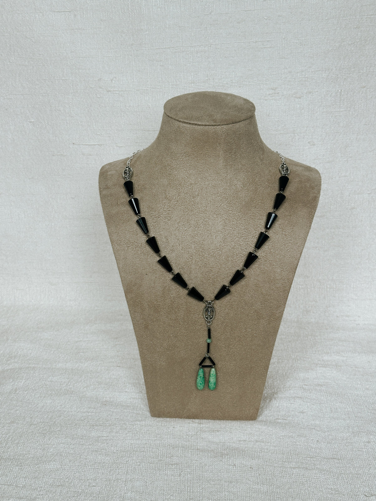 Glass Bead Pendant Necklace
