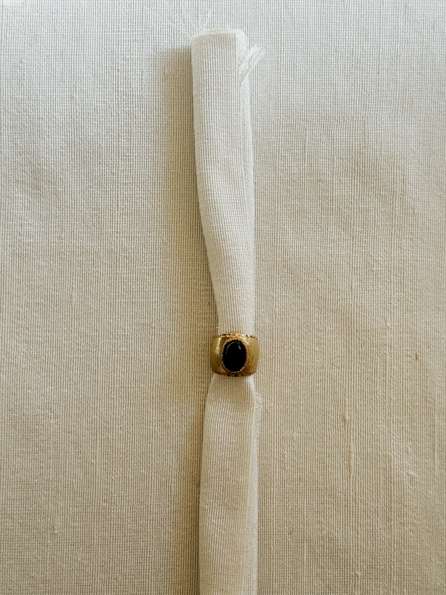 Gold and Onyx Cabochon Ring