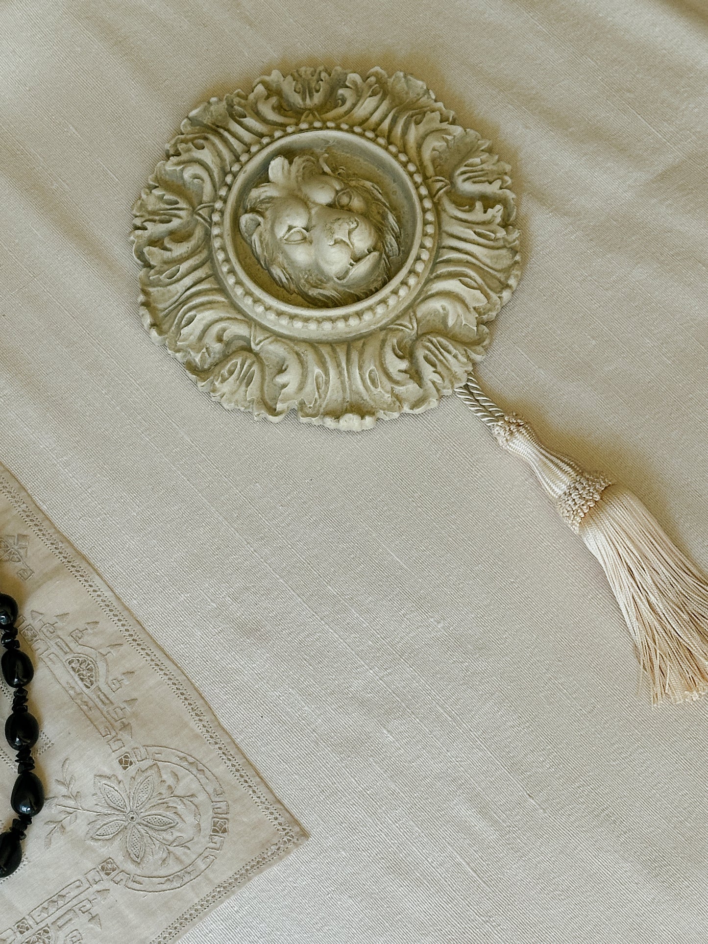 Lion Head Plaster Medallion