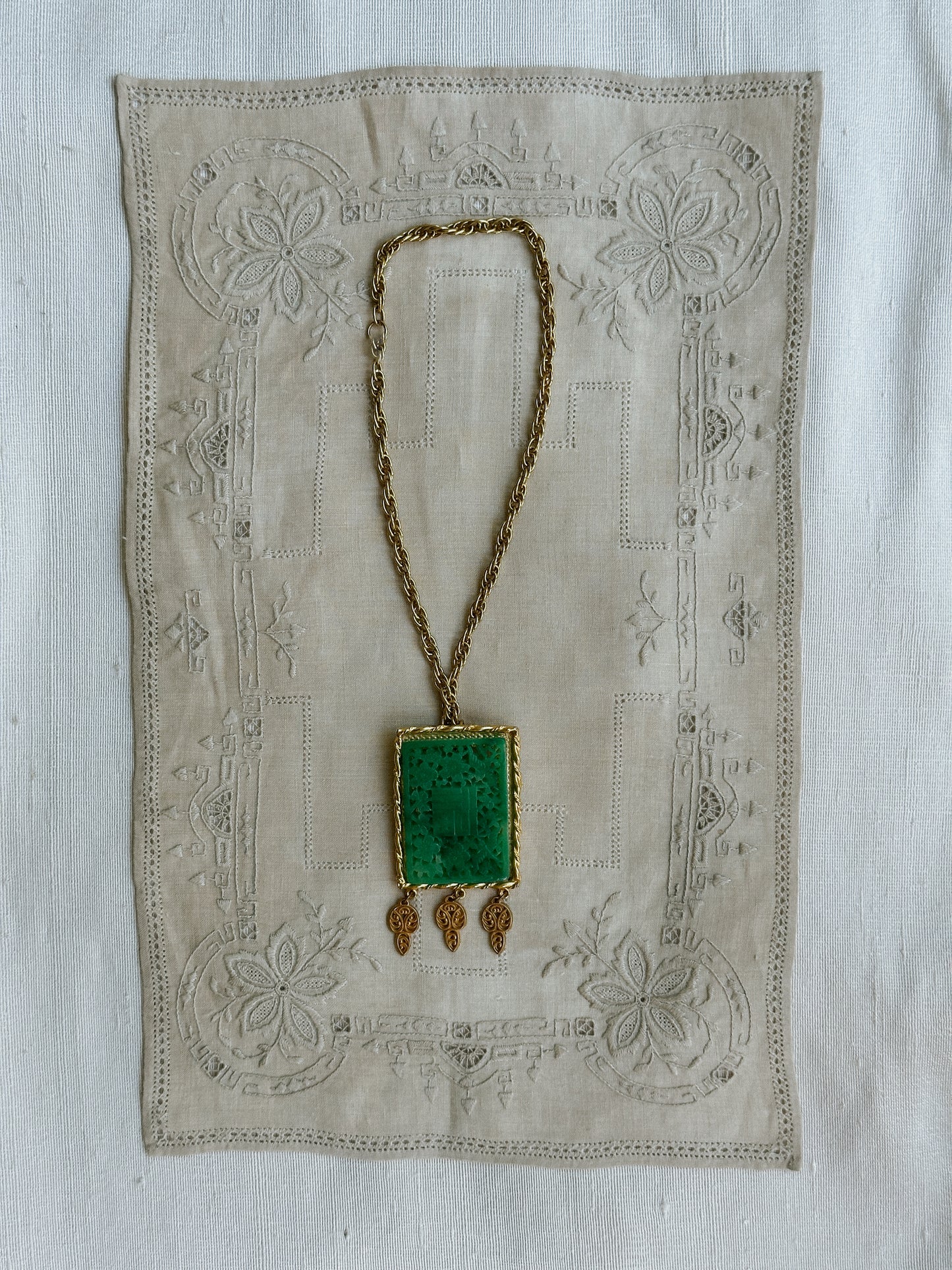 Jade Like Pendant Necklace