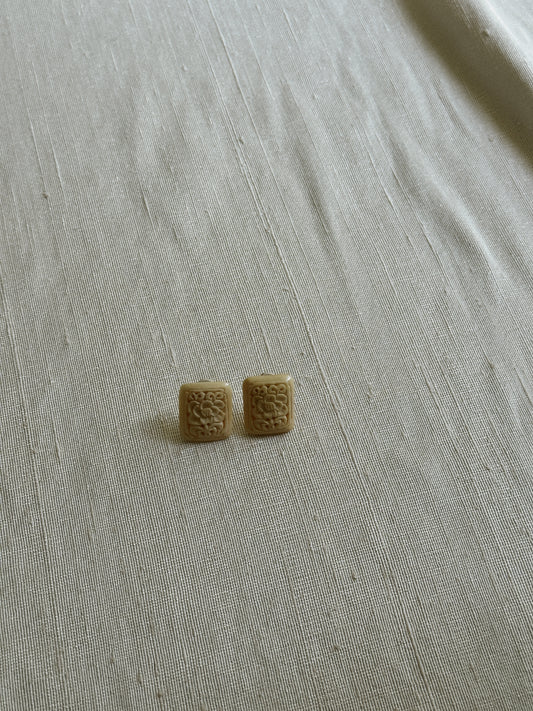 Carved Ivory Tone Clip On Earrings