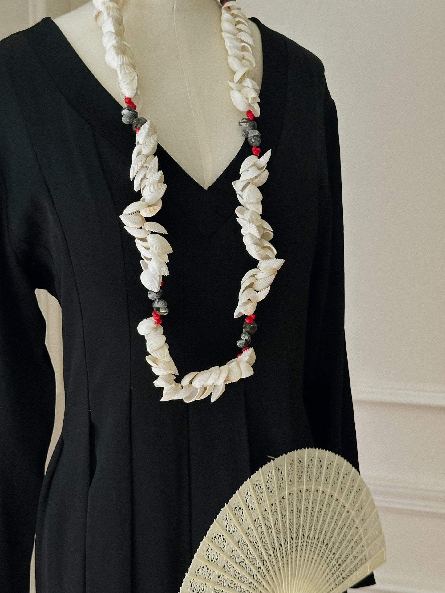 Natural Shell Necklace III 